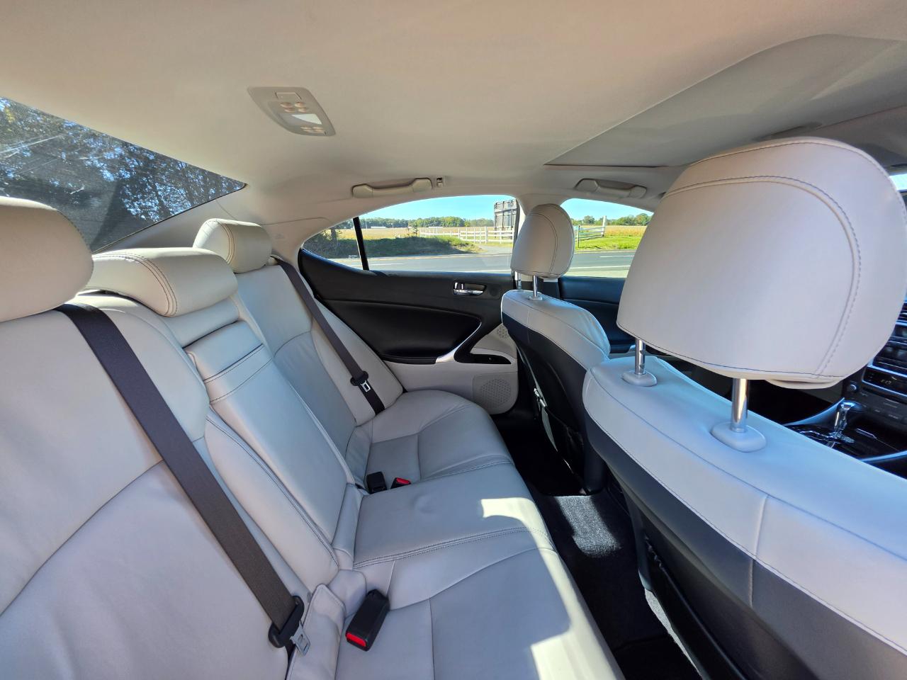 Lexus IS 250 RWD 2012