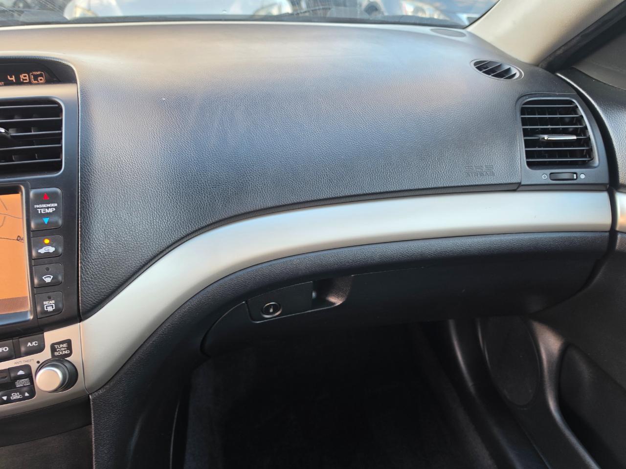 Acura TSX 5-speed AT with Navigation System 2005