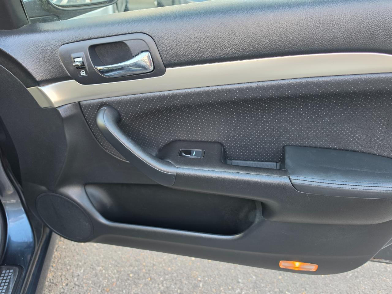 Acura TSX 5-speed AT with Navigation System 2005