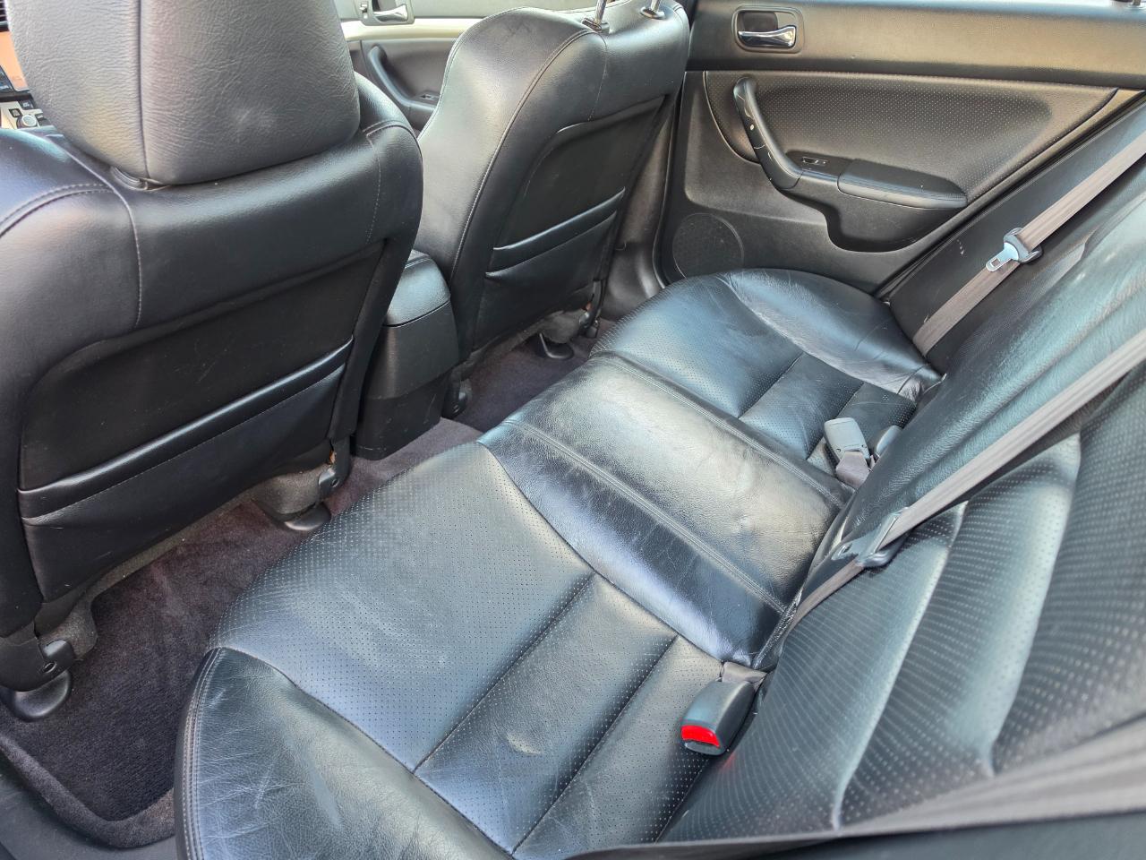 Acura TSX 5-speed AT with Navigation System 2005