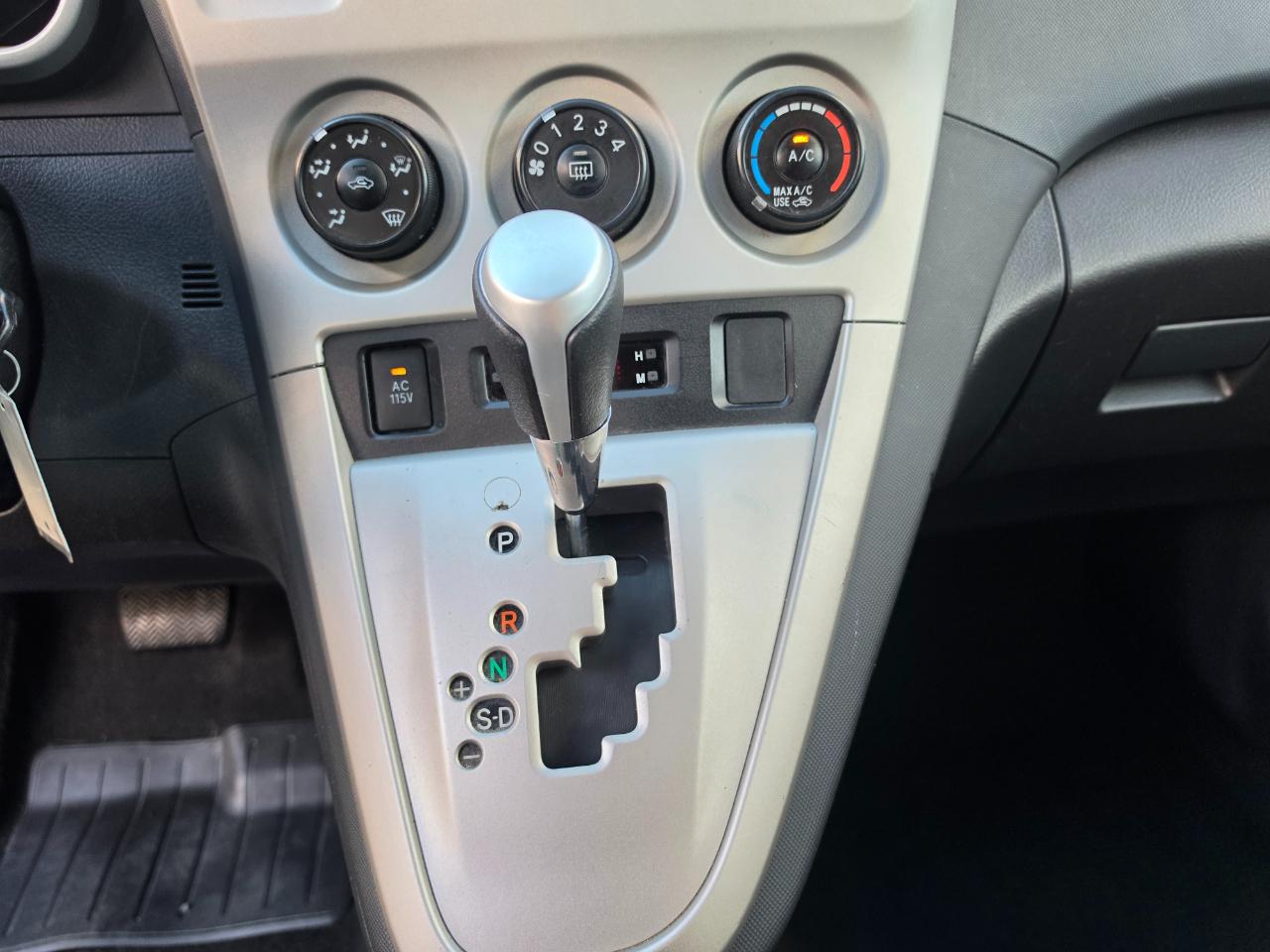 Toyota Matrix XRS 5-Speed AT 2009