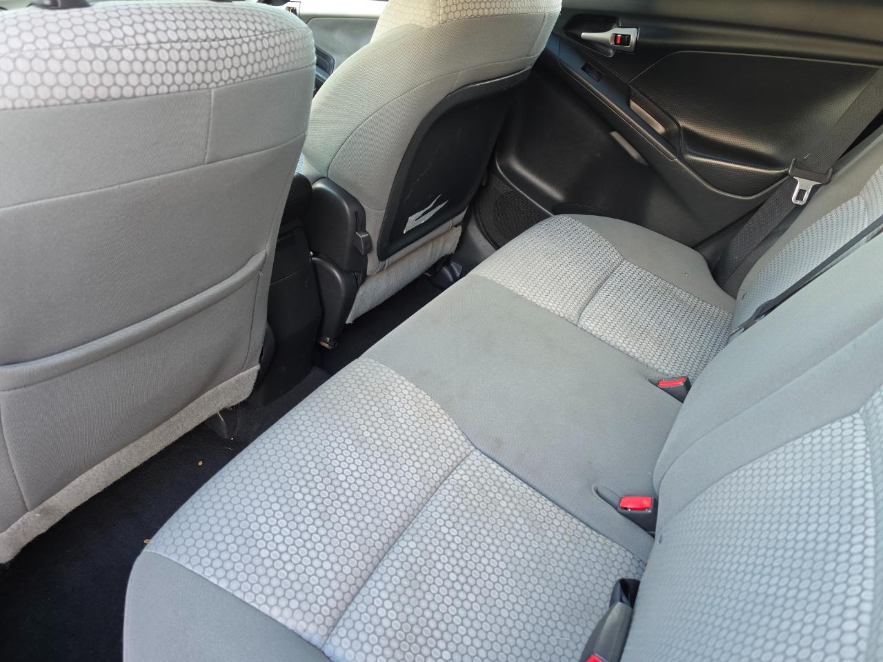 Toyota Matrix XRS 5-Speed AT 2009
