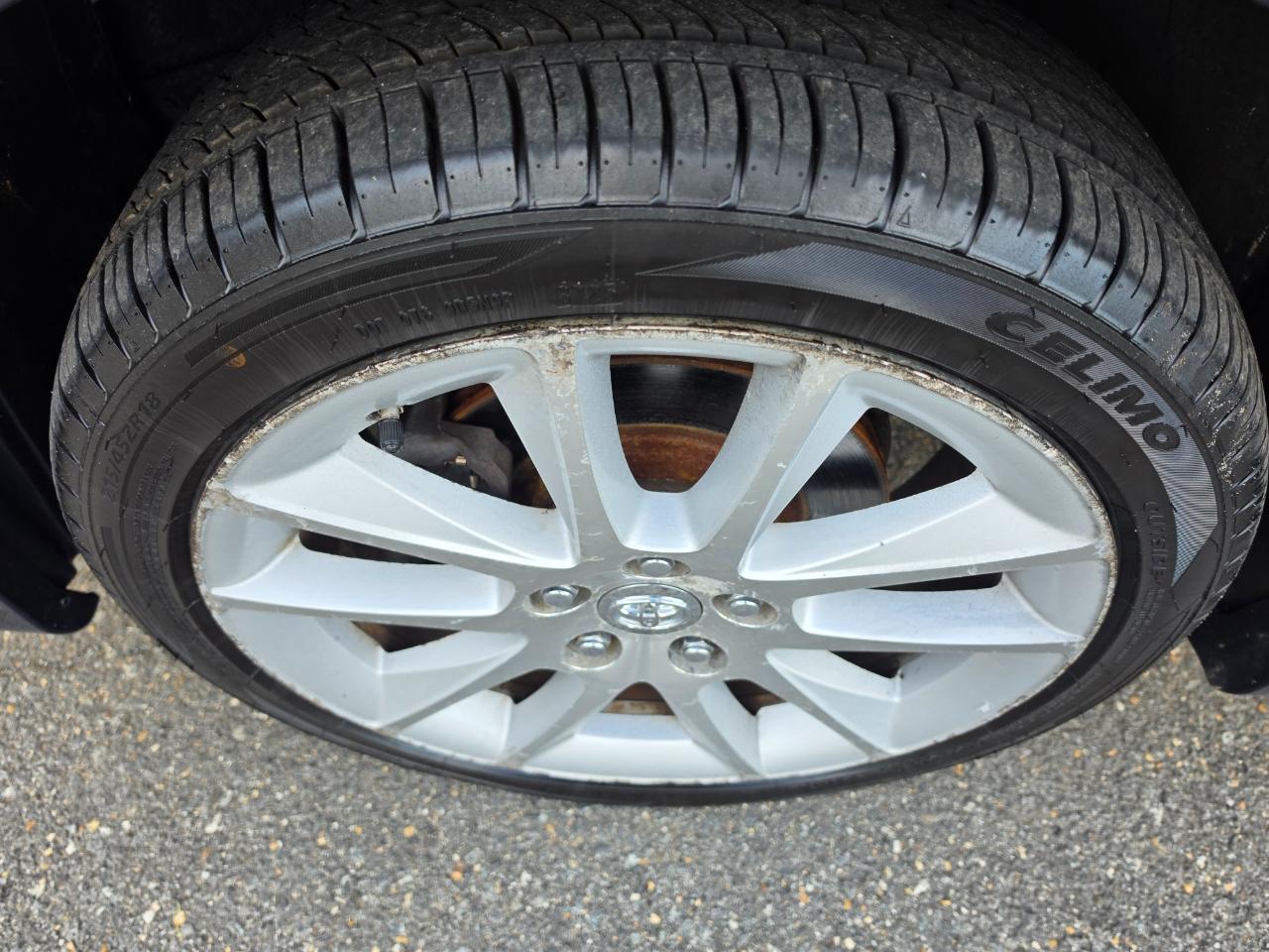 Toyota Matrix XRS 5-Speed AT 2009
