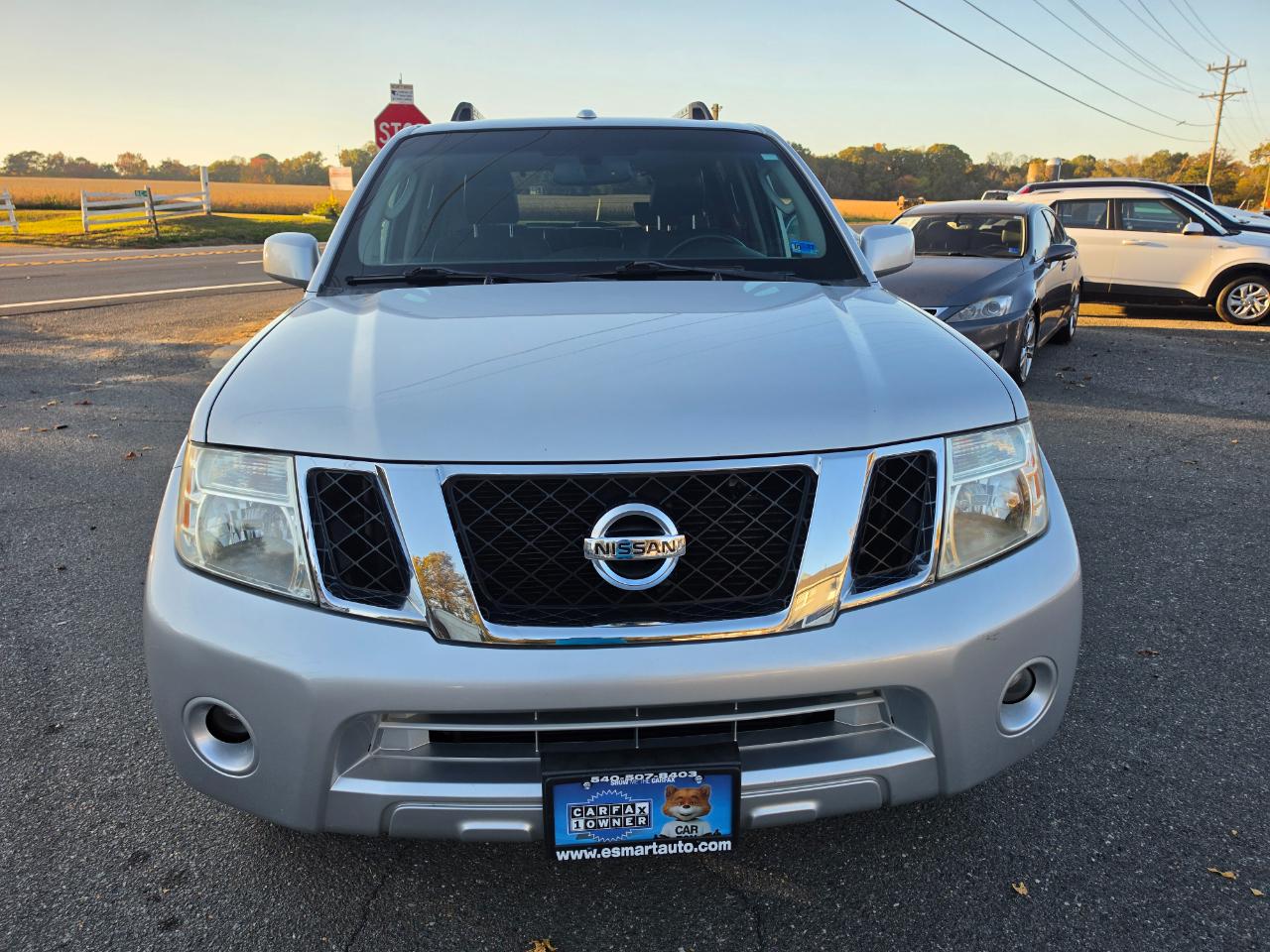 Nissan Pathfinder LE 4WD 2011