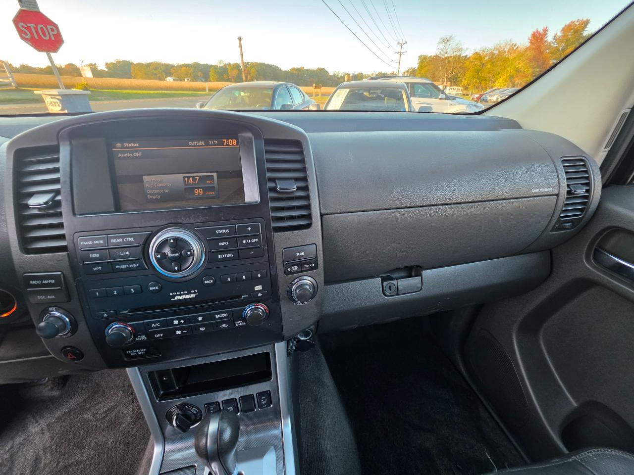 Nissan Pathfinder LE 4WD 2011