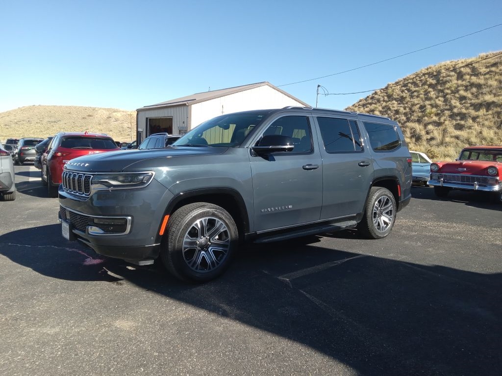 2023 Jeep Wagoneer Base 4WD