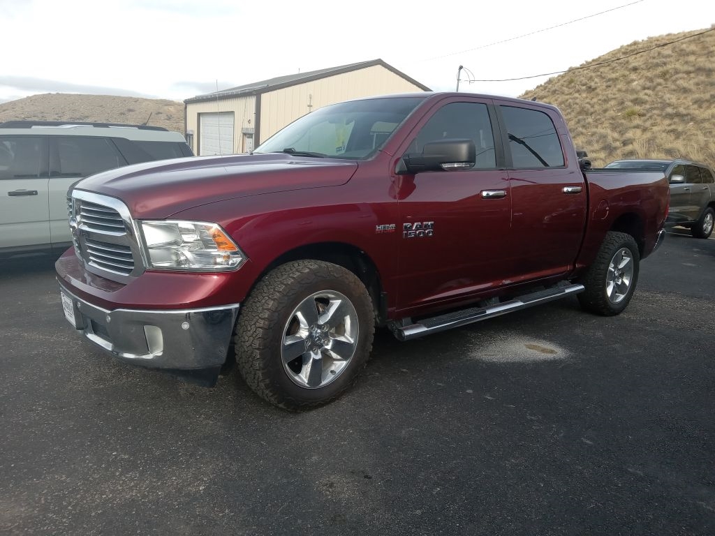 2017 RAM 1500 SLT Crew Cab SWB 4WD