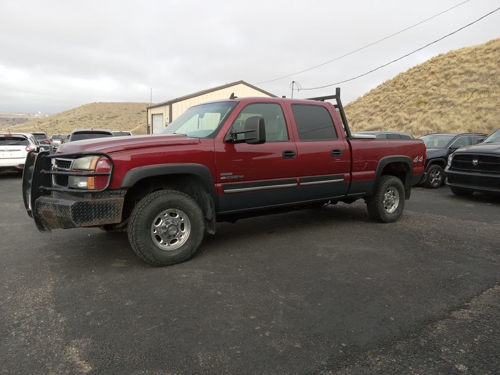 2006 Chevrolet Silverado 2500HD LS Crew Cab 4WD