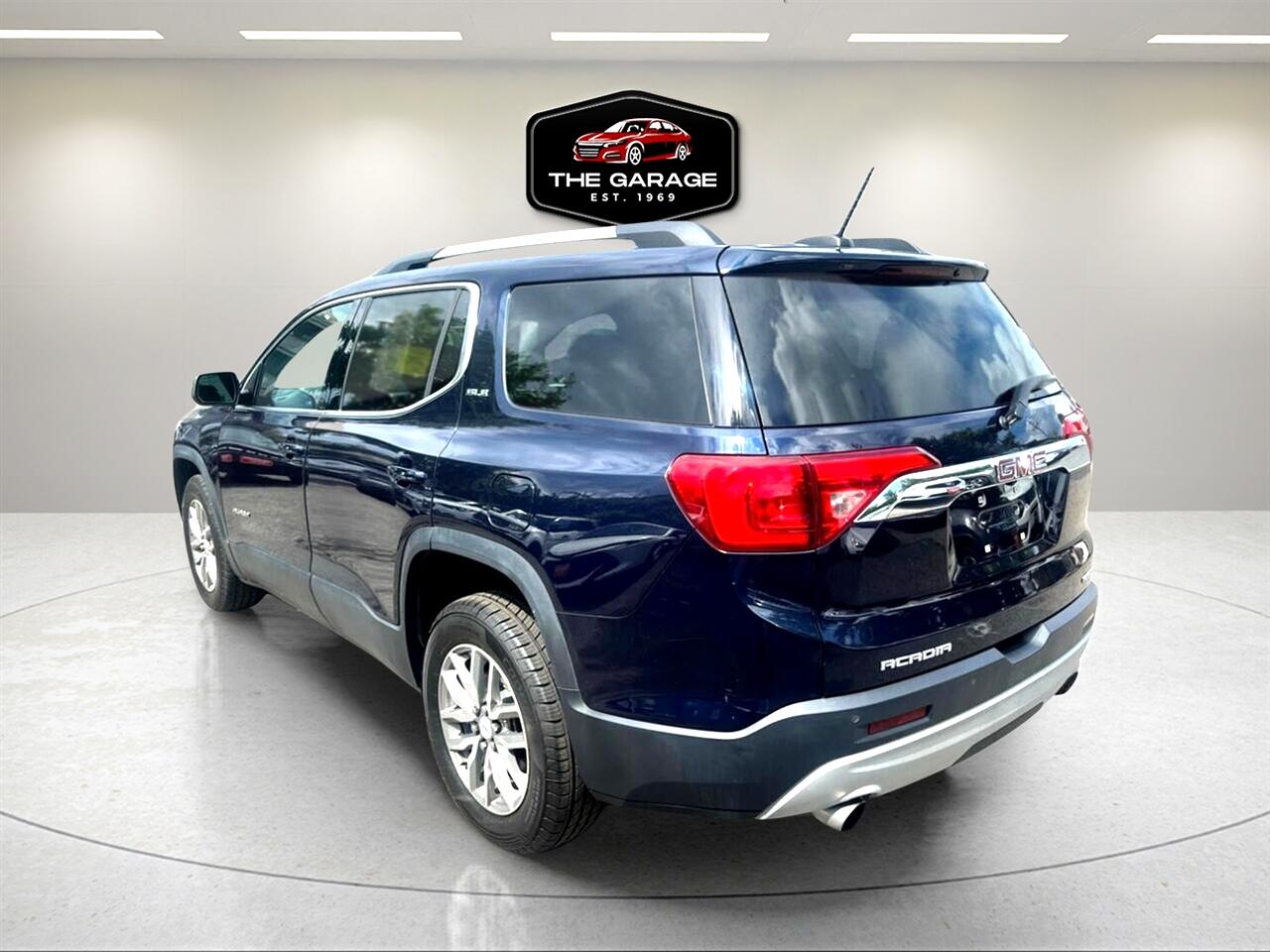 2017 Gmc Acadia SLE photo 3