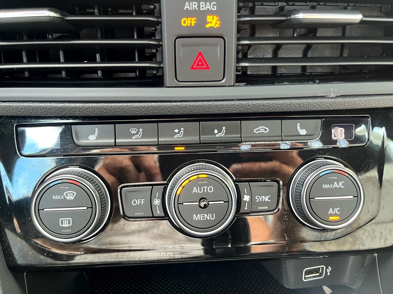 Volkswagen Jetta R-Line Auto w/SULEV 2019