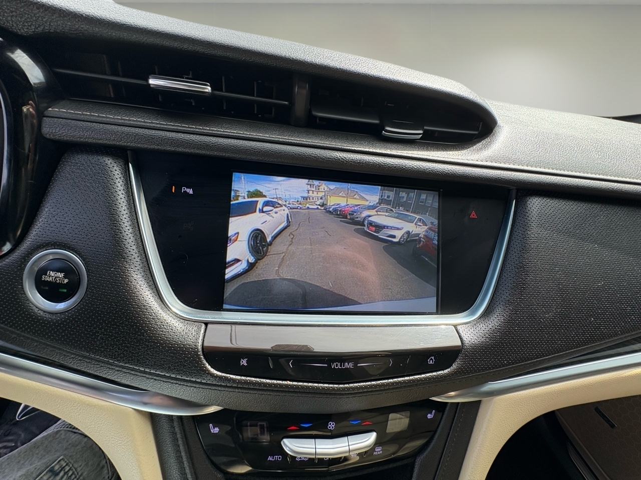 Cadillac XT5 AWD 4dr 2018 Cadillac XT5 AWD 4dr 2018
