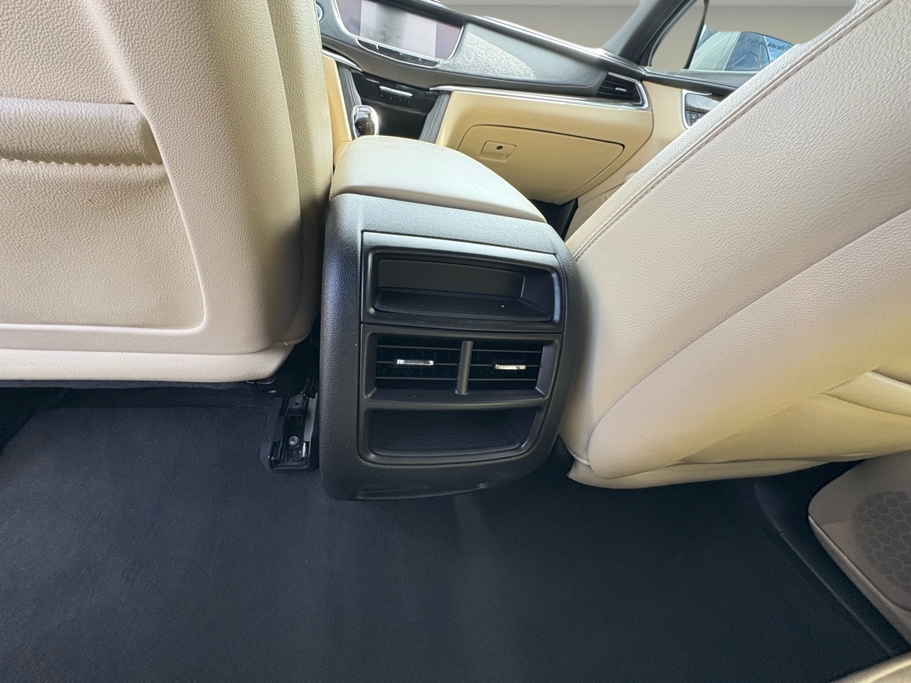 Cadillac XT5 AWD 4dr 2018 Cadillac XT5 AWD 4dr 2018
