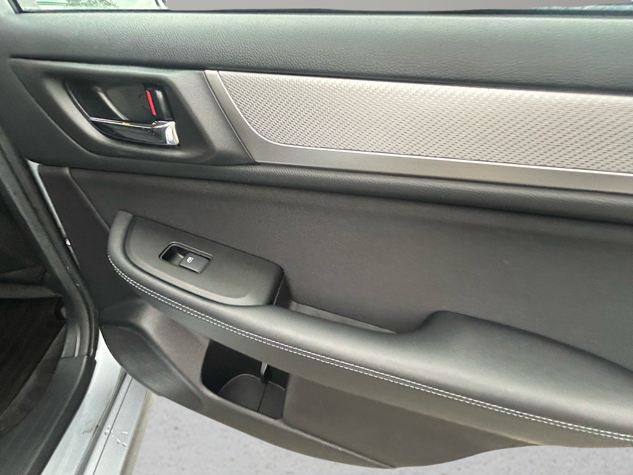 Subaru Legacy 4dr Sdn 2.5i Premium PZEV 2015 Subaru Legacy 4dr Sdn 2.5i Premium PZEV 2015