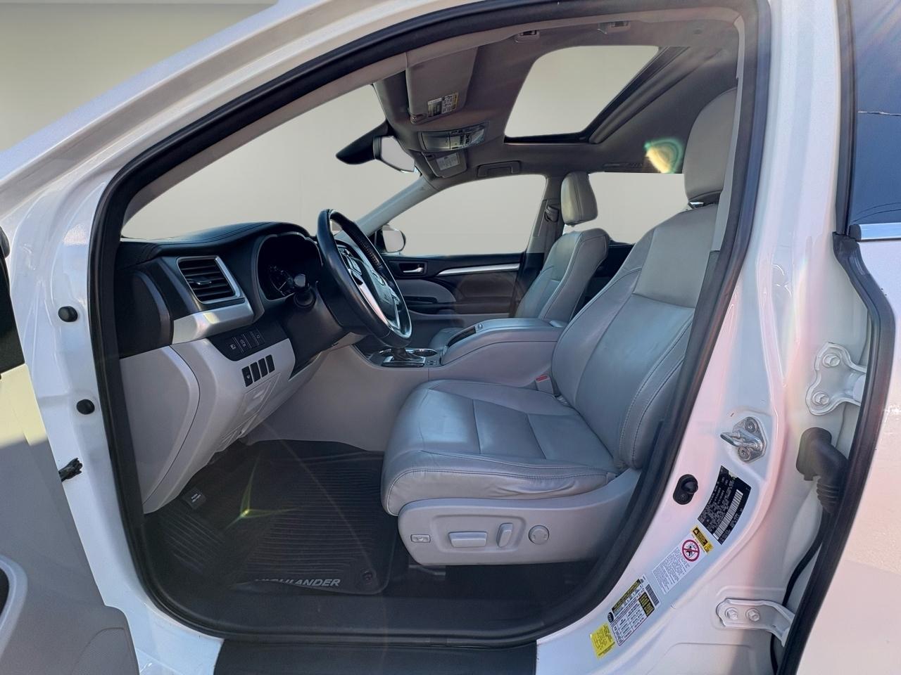 Toyota Highlander XLE V6 AWD (Natl) 2018