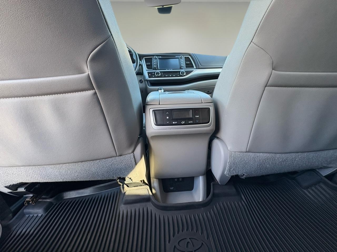 Toyota Highlander XLE V6 AWD (Natl) 2018