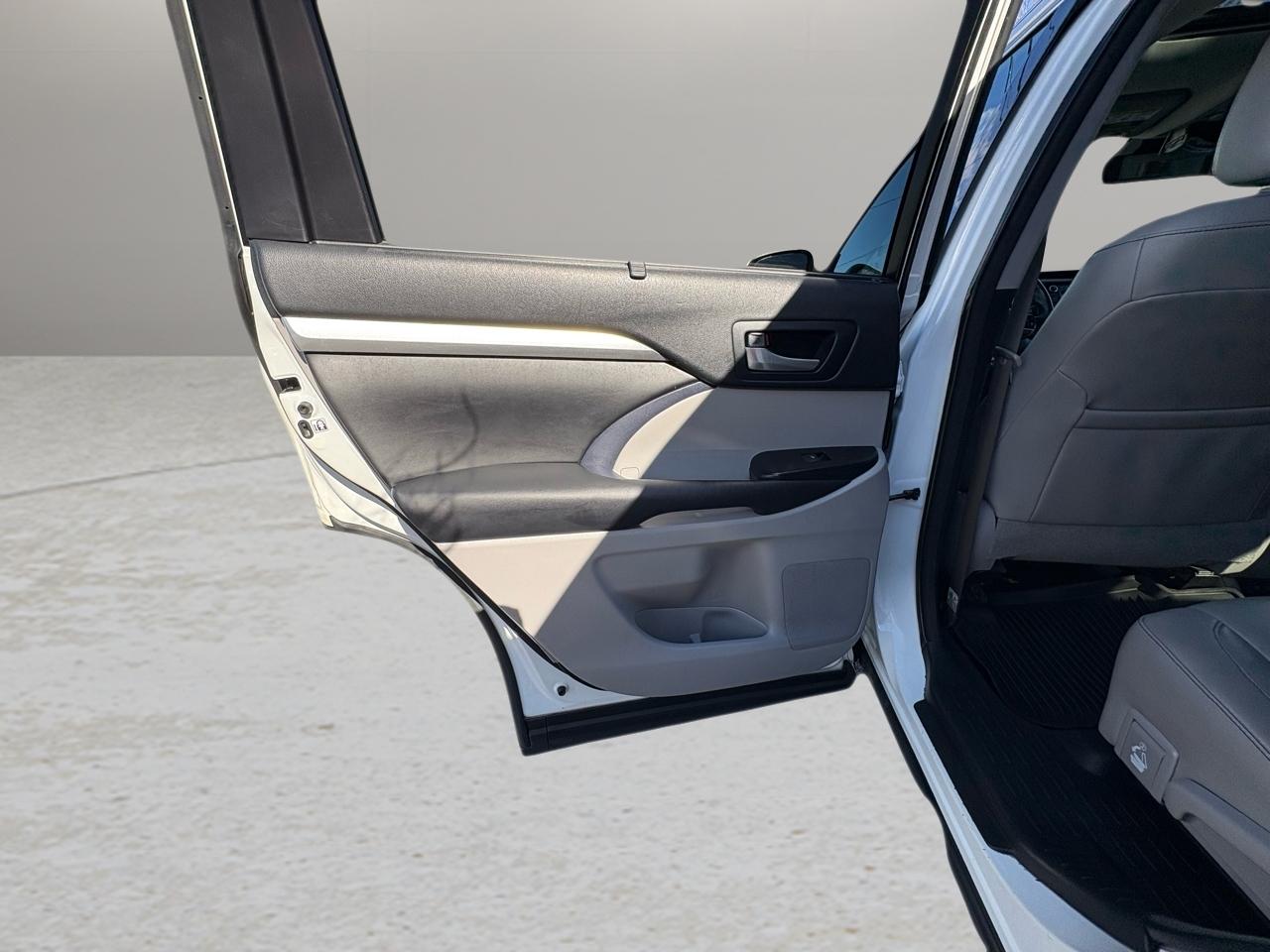 Toyota Highlander XLE V6 AWD (Natl) 2018