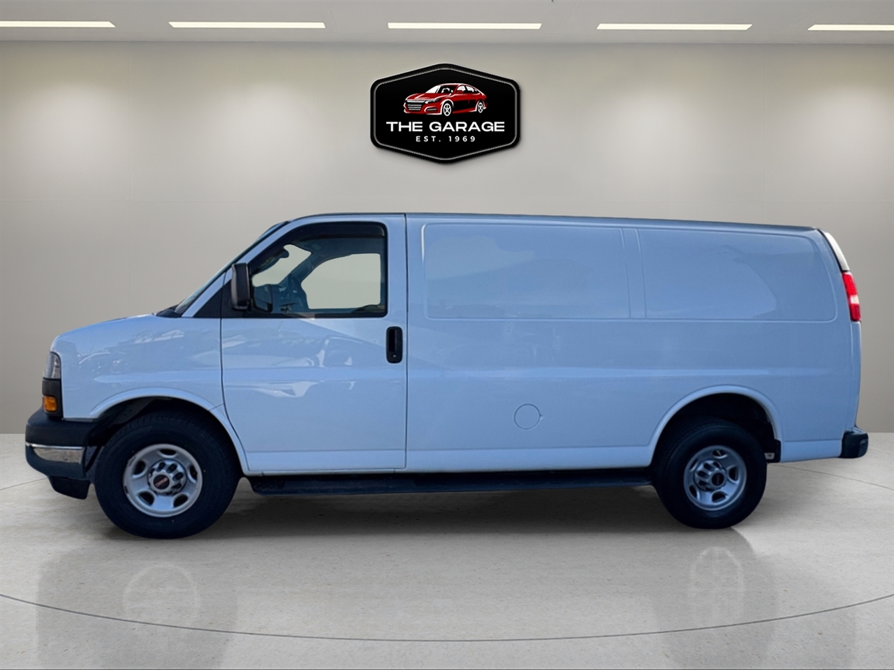 GMC Savana Cargo Van  2019