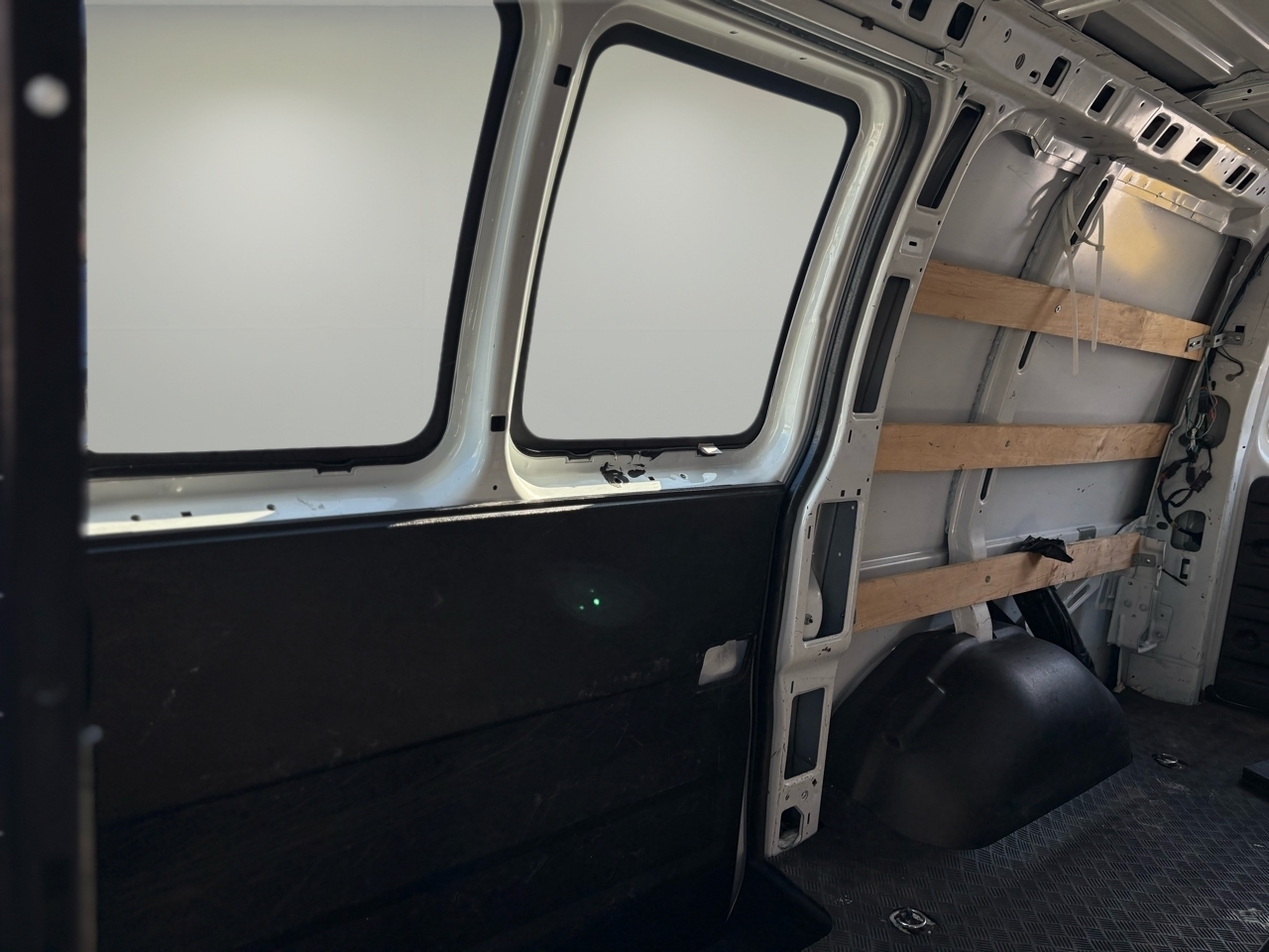 GMC Savana Cargo Van  2019