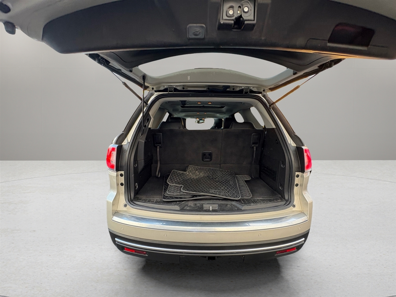 GMC Acadia AWD 4dr SLT w/SLT-1 2016