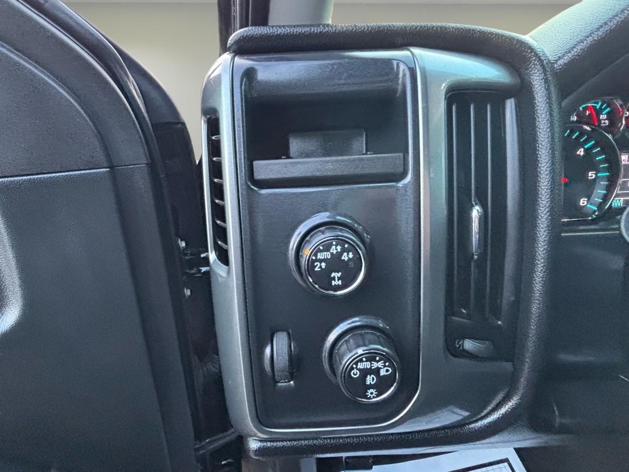 Chevrolet Silverado 1500 4WD Double Cab 143.5" LT w/1LT 2015