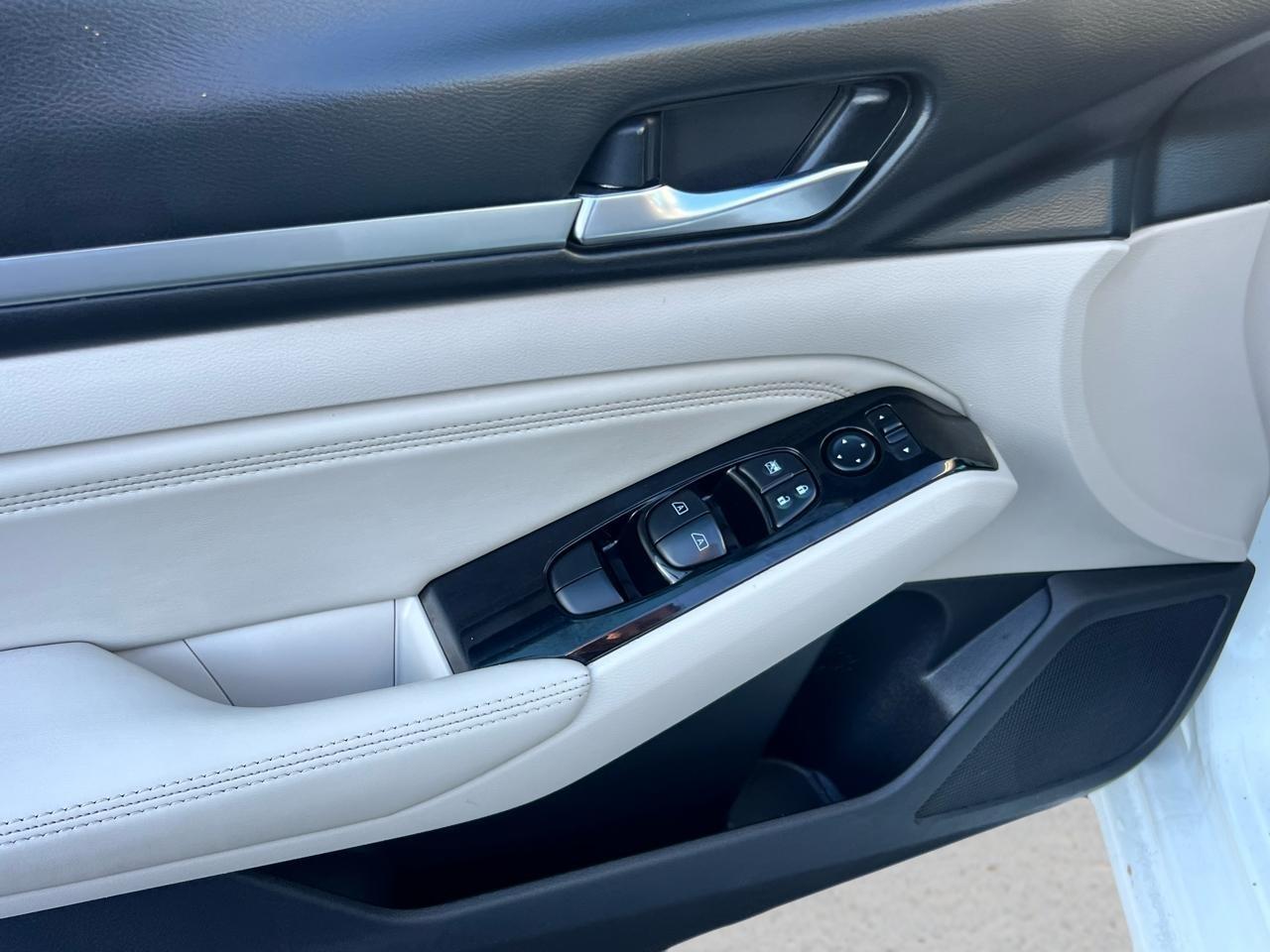 Nissan Altima 2.5 SV Sedan 2020