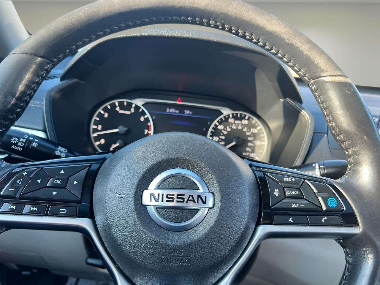 Nissan Altima 2.5 SV Sedan 2020