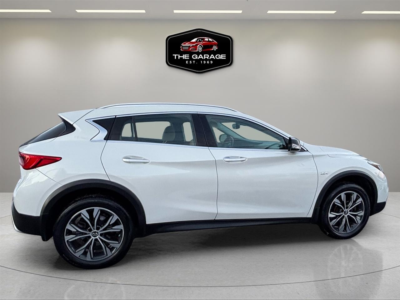 Infiniti QX30 Premium AWD 2018