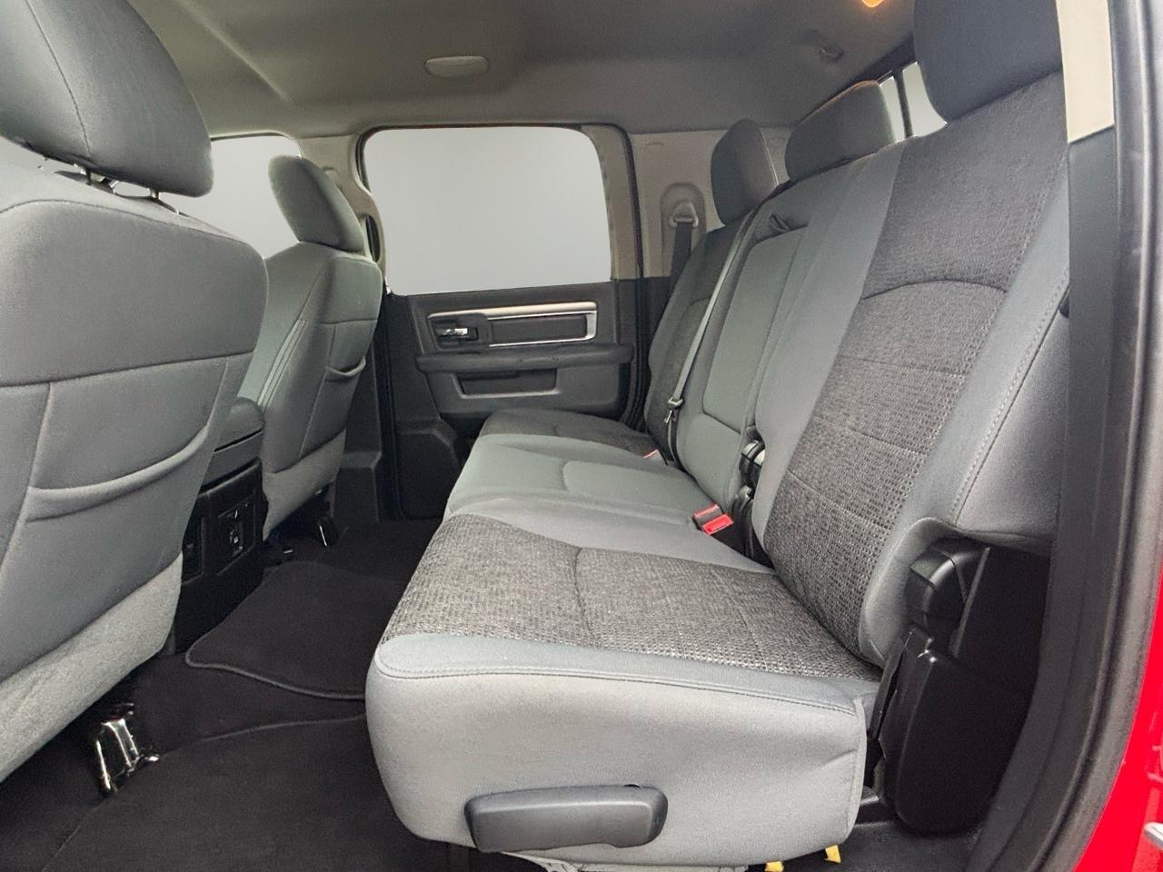 RAM 2500 4WD Mega Cab 160.5" Big Horn 2016