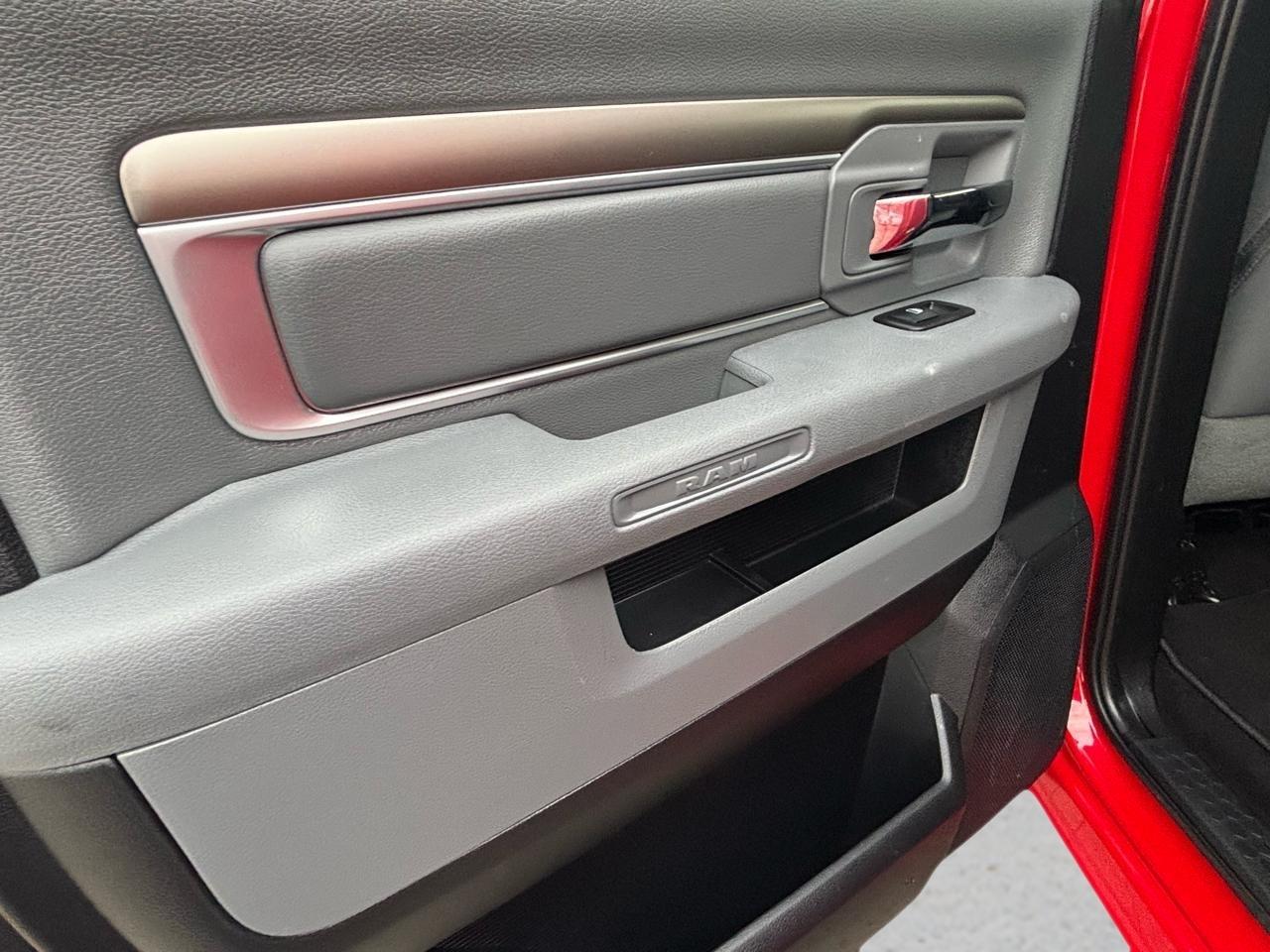 RAM 2500 4WD Mega Cab 160.5" Big Horn 2016