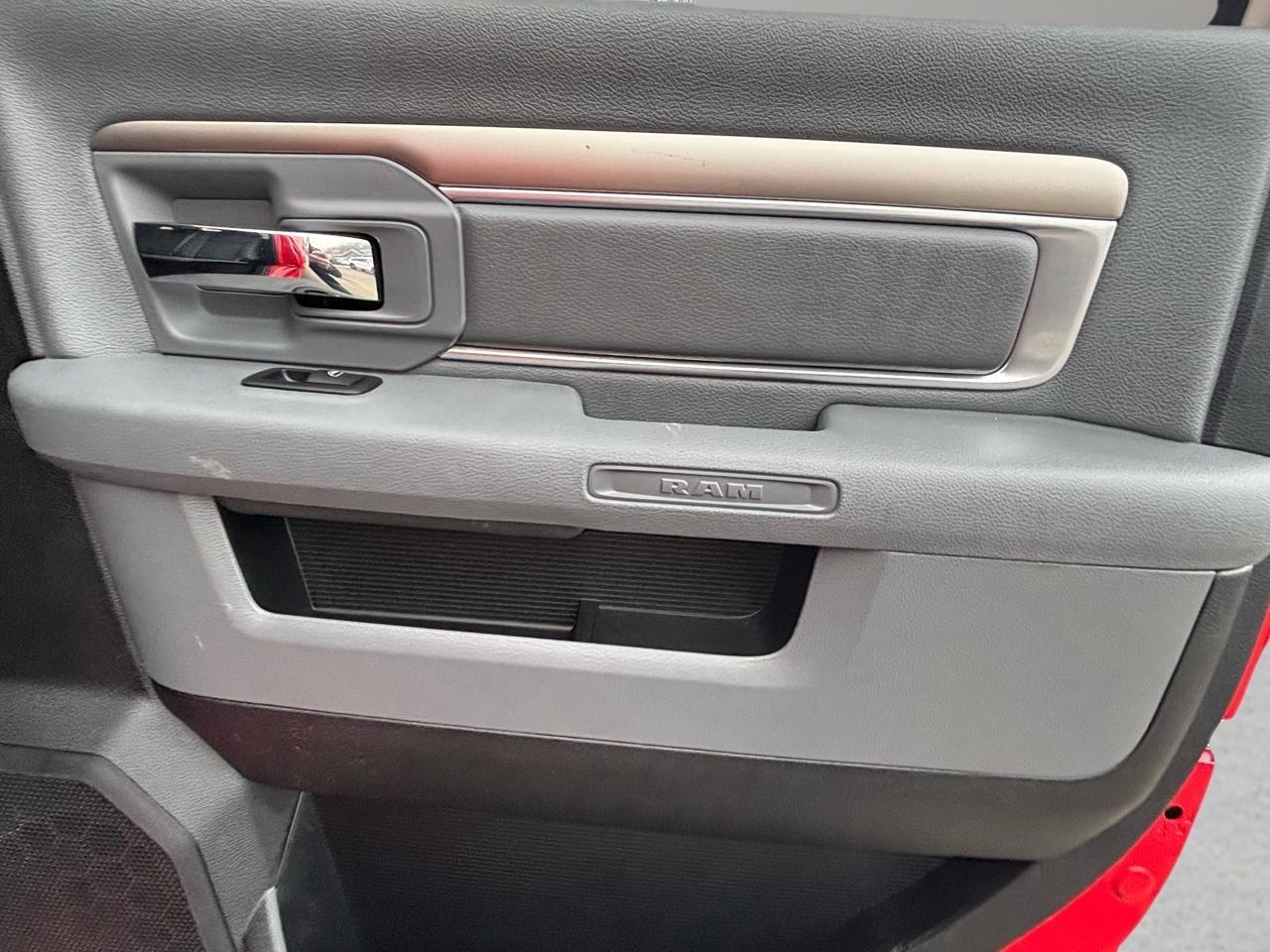 RAM 2500 4WD Mega Cab 160.5" Big Horn 2016