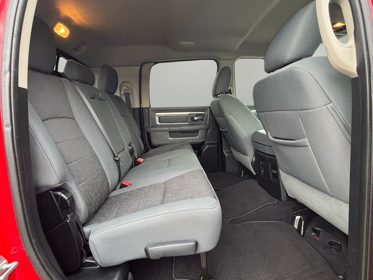 RAM 2500 4WD Mega Cab 160.5" Big Horn 2016