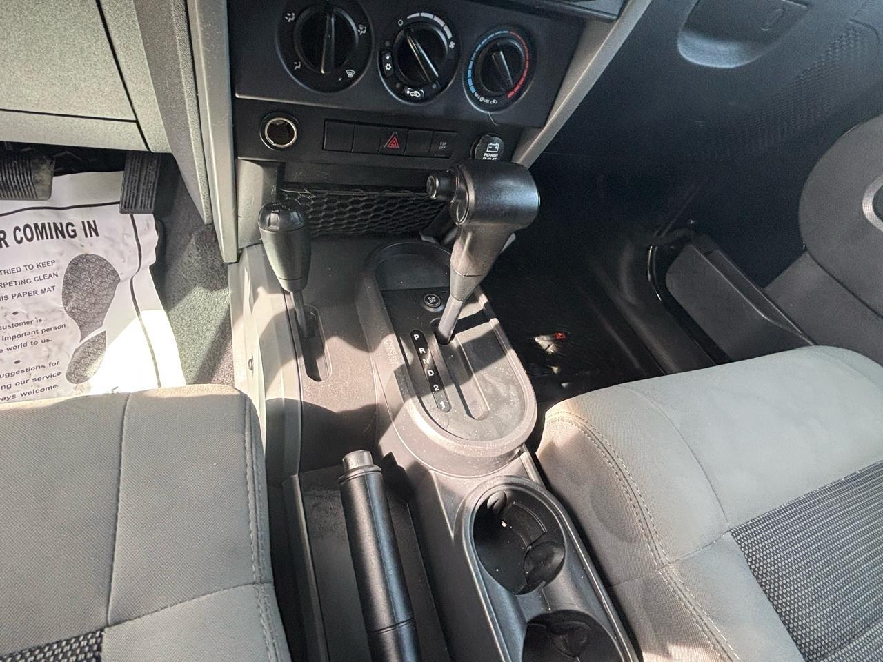 Jeep Wrangler Unlimited 4WD 4dr X 2009