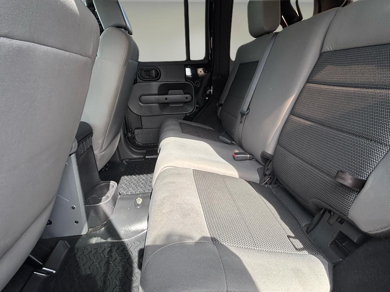 Jeep Wrangler Unlimited 4WD 4dr X 2009