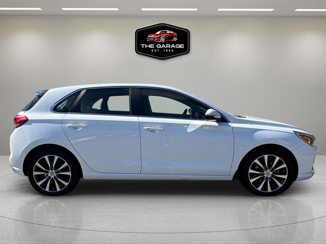 Hyundai Elantra GT Auto 2020