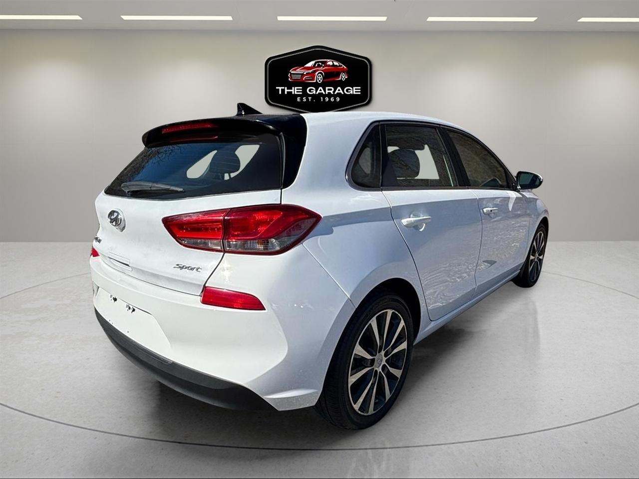 Hyundai Elantra GT Auto 2020