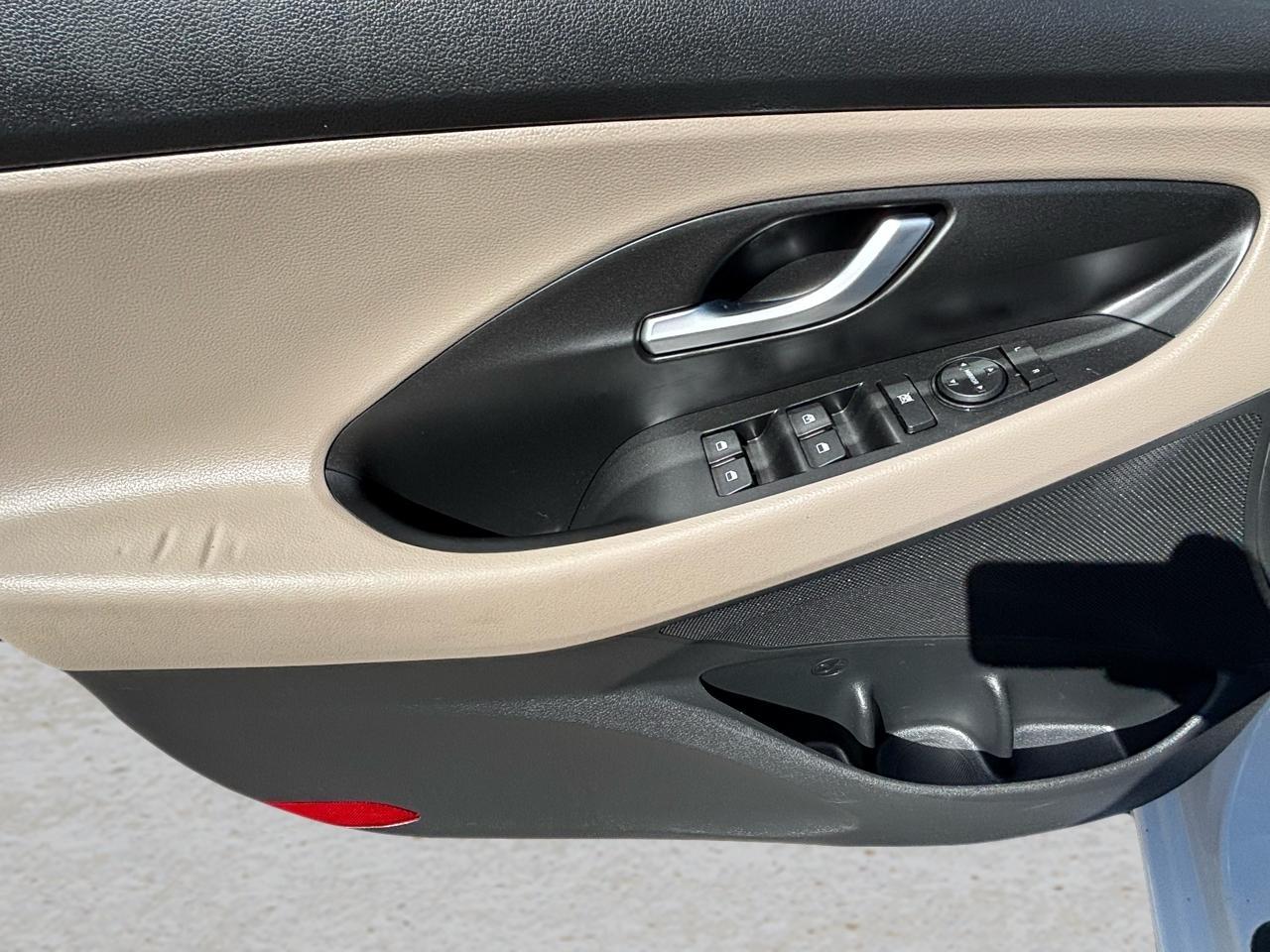 Hyundai Elantra GT Auto 2020