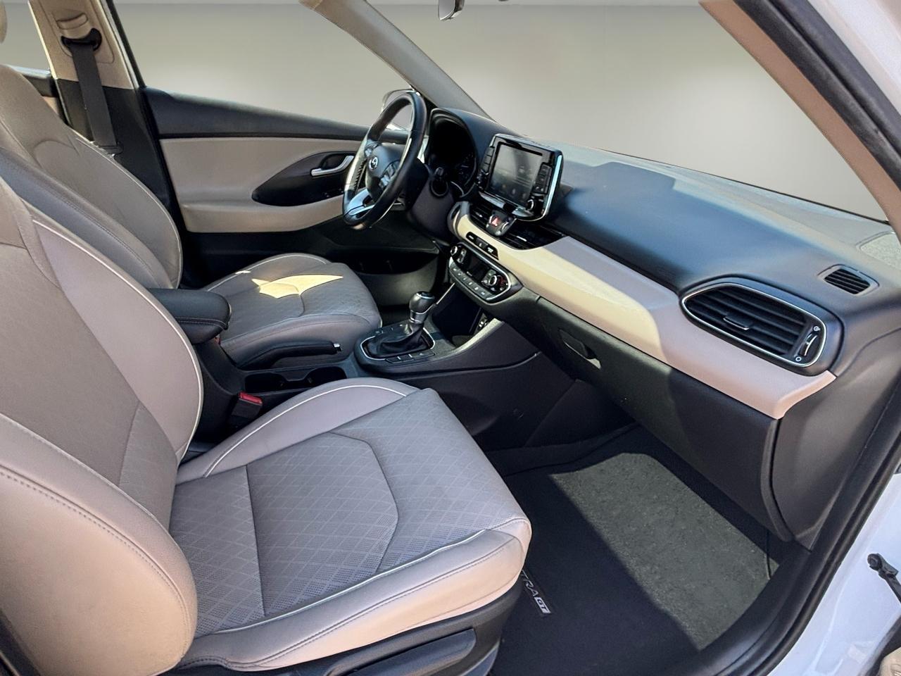 Hyundai Elantra GT Auto 2020