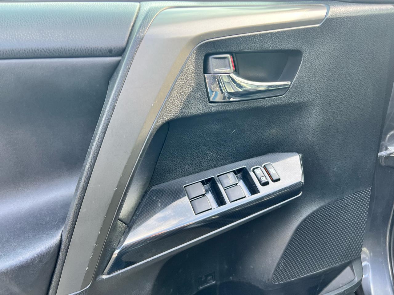 Toyota RAV4 AWD 4dr SE (Natl) 2016