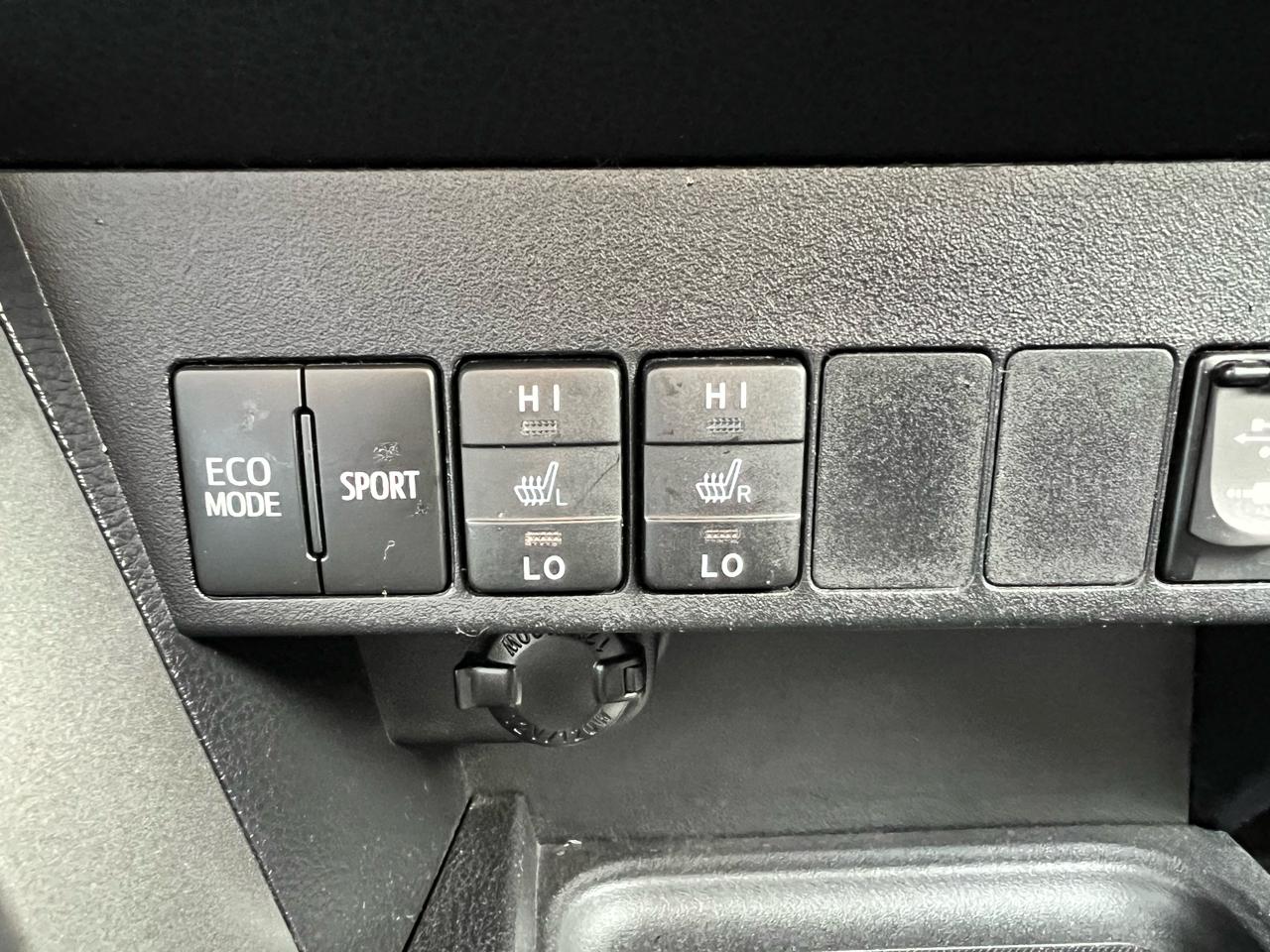 Toyota RAV4 AWD 4dr SE (Natl) 2016