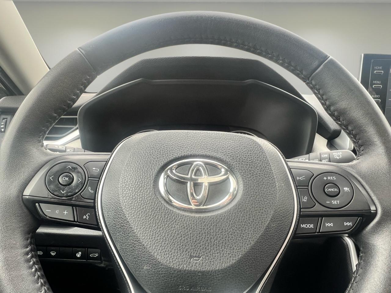 Toyota RAV4 XLE AWD (Natl) 2021