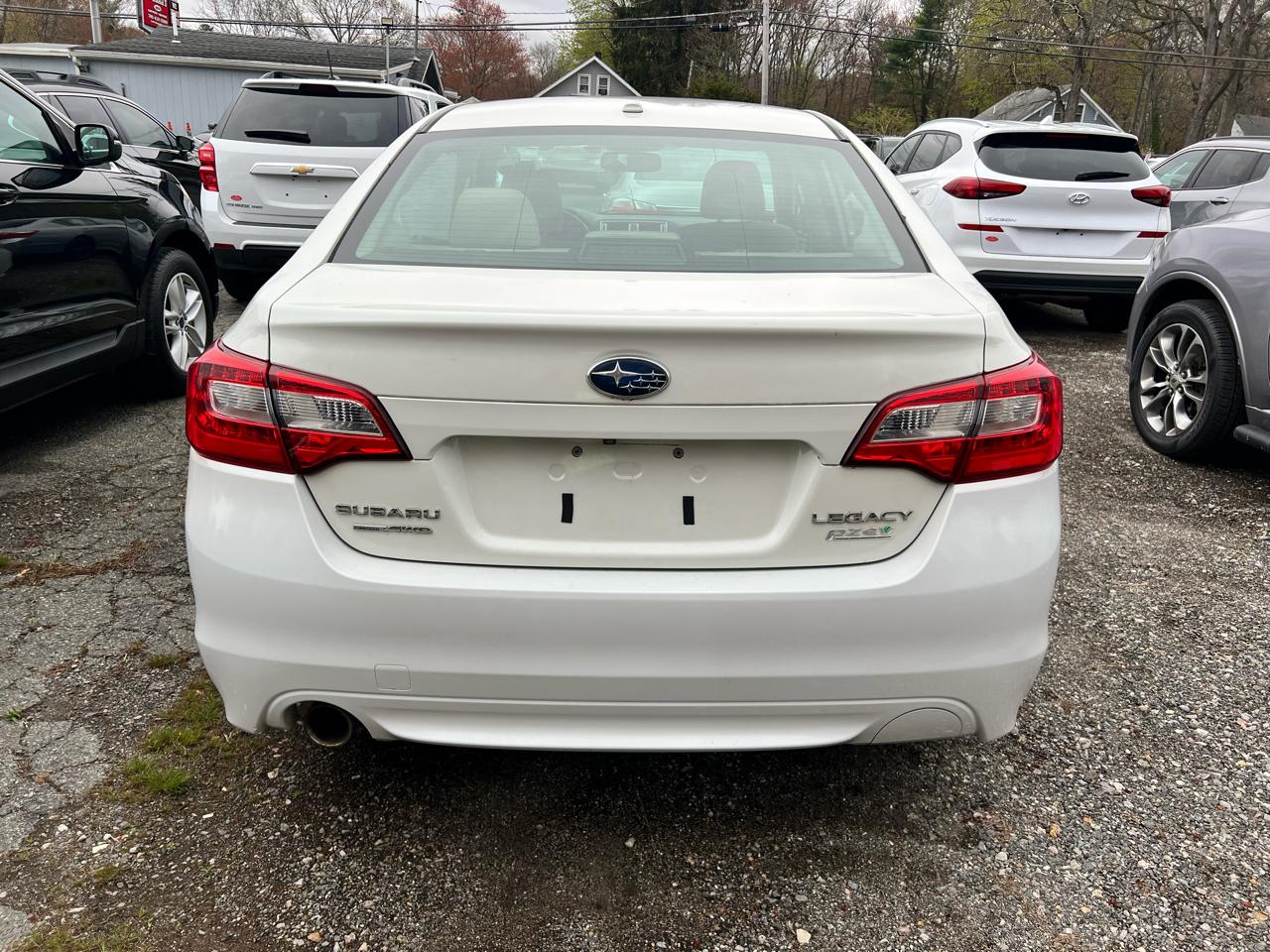 Subaru Legacy 4dr Sdn 2.5i Premium PZEV 2015