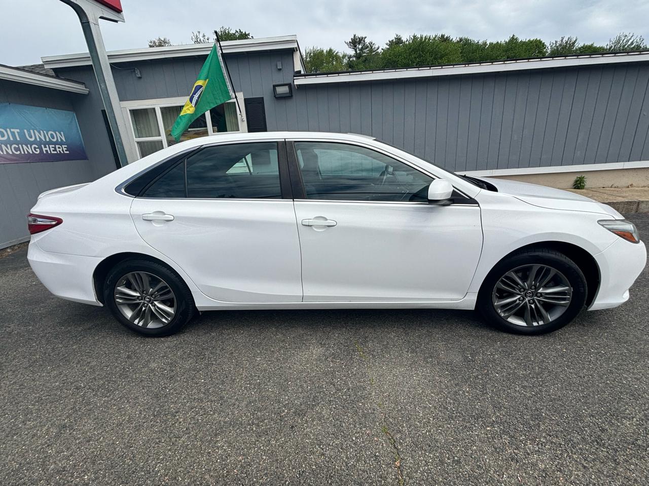 Toyota Camry 4dr Sdn I4 Auto SE w/Special Edition Pkg (Natl) 2016