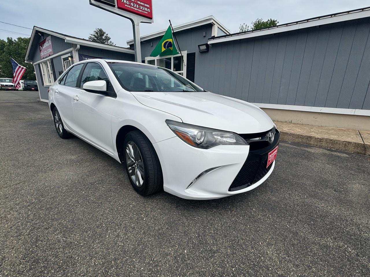 Toyota Camry 4dr Sdn I4 Auto SE w/Special Edition Pkg (Natl) 2016