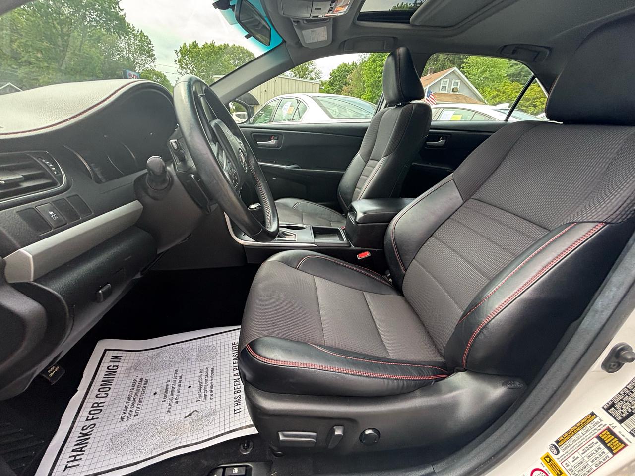 Toyota Camry 4dr Sdn I4 Auto SE w/Special Edition Pkg (Natl) 2016
