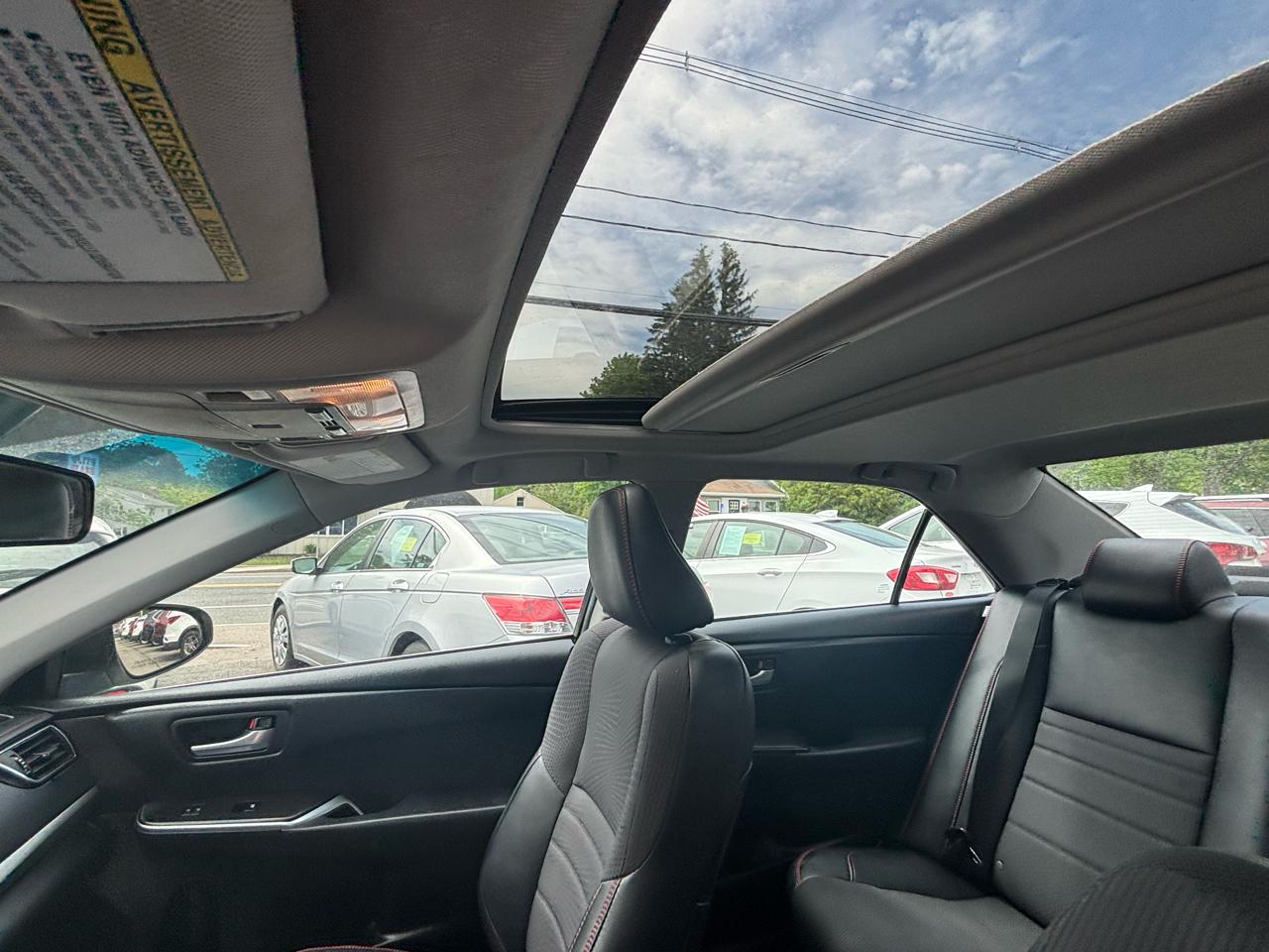 Toyota Camry 4dr Sdn I4 Auto SE w/Special Edition Pkg (Natl) 2016