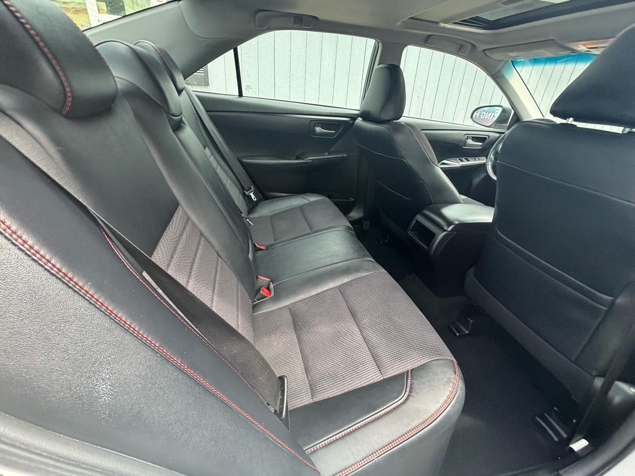 Toyota Camry 4dr Sdn I4 Auto SE w/Special Edition Pkg (Natl) 2016