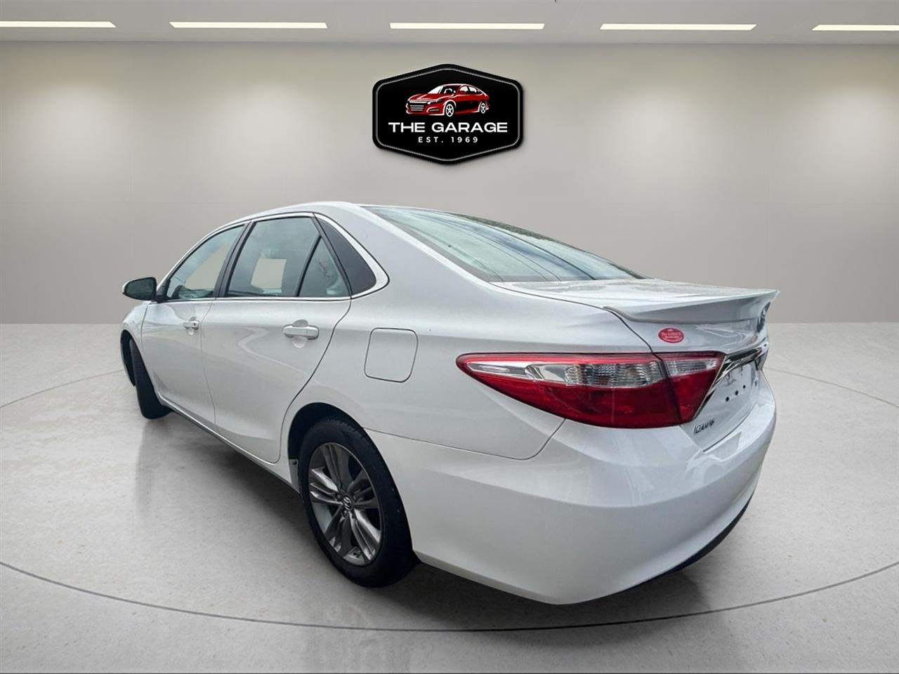 Toyota Camry 4dr Sdn I4 Auto SE w/Special Edition Pkg (Natl) 2016