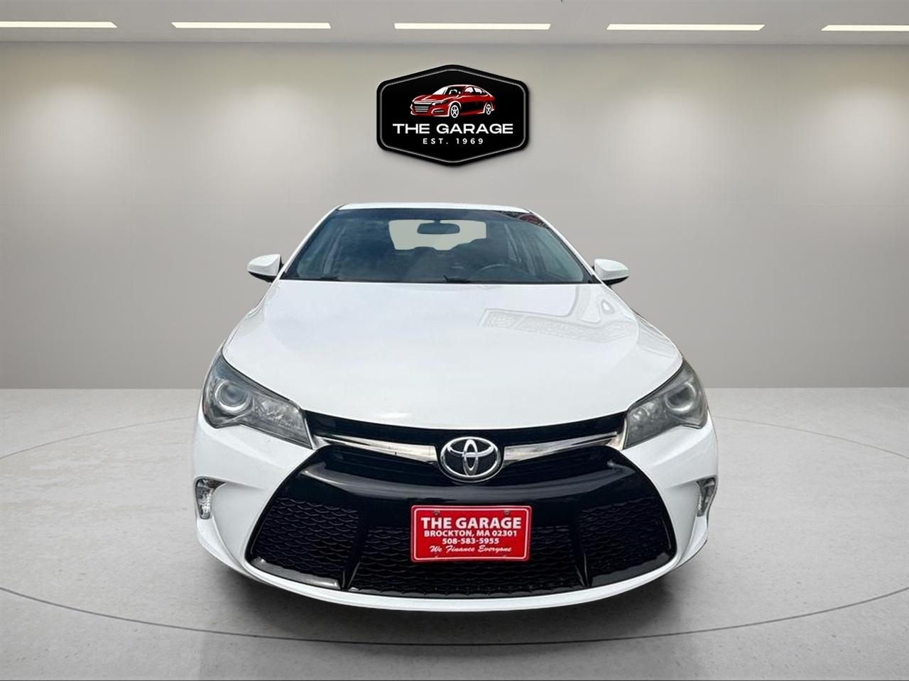 Toyota Camry 4dr Sdn I4 Auto SE w/Special Edition Pkg (Natl) 2016