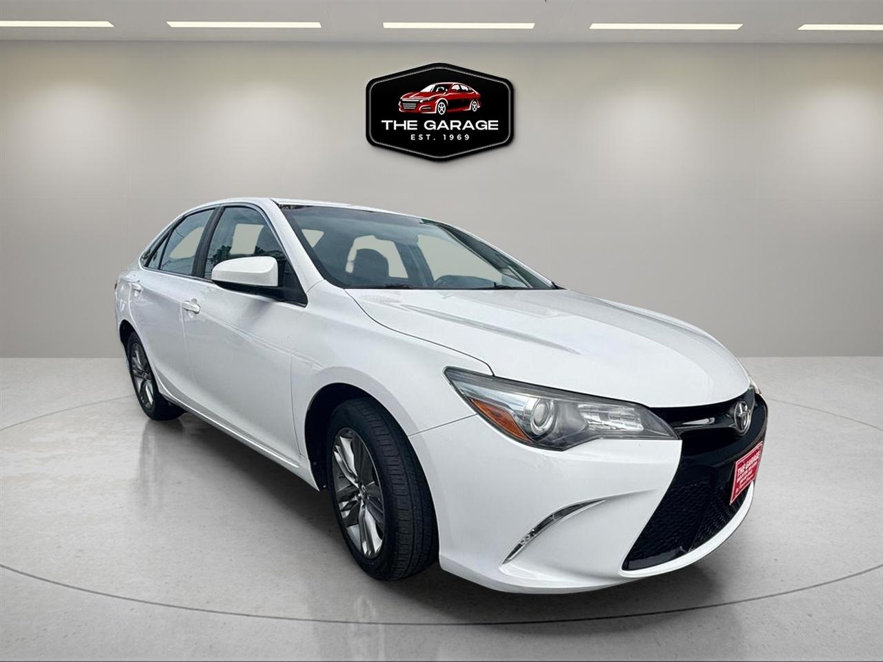 Toyota Camry 4dr Sdn I4 Auto SE w/Special Edition Pkg (Natl) 2016