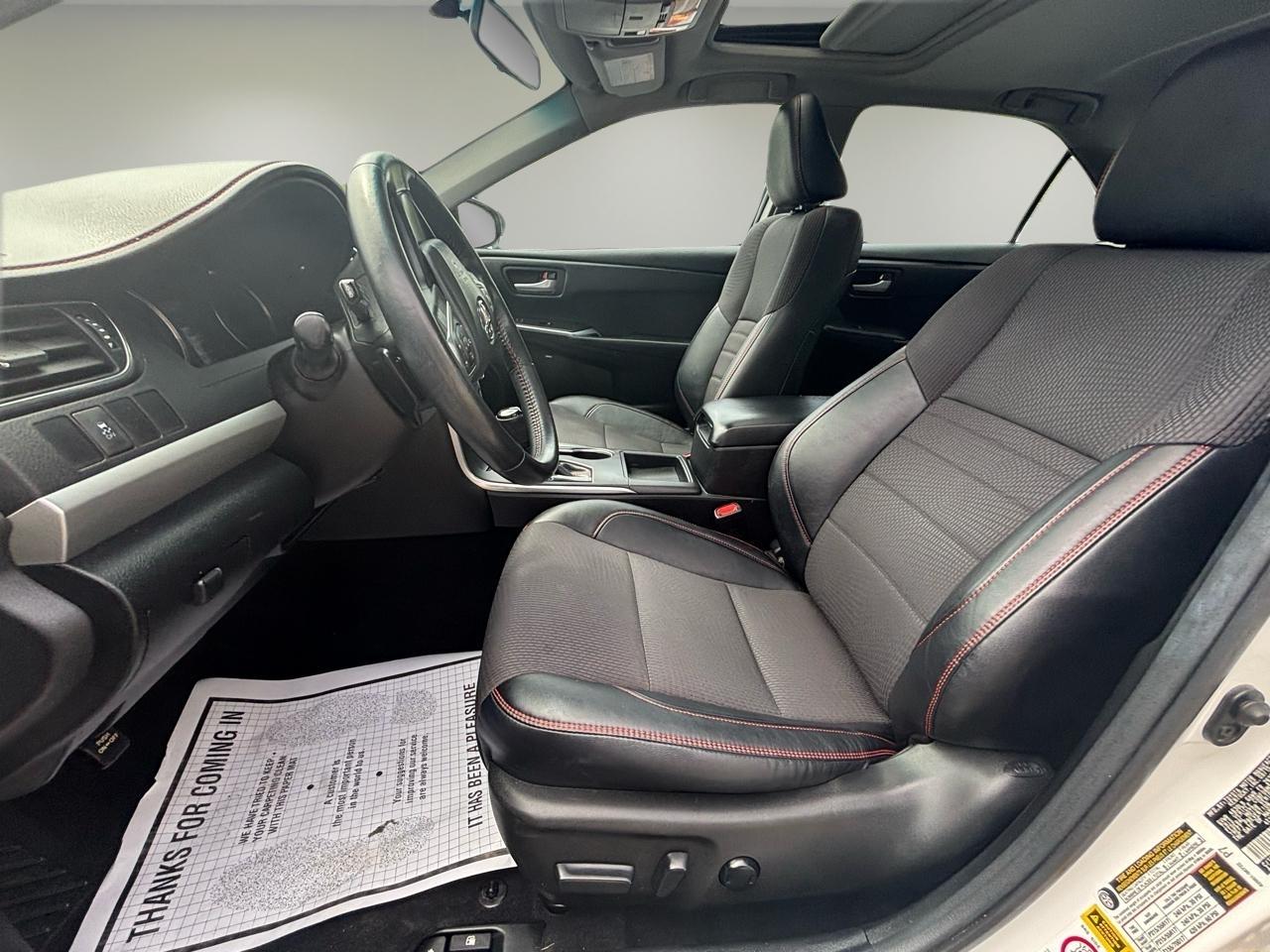 Toyota Camry 4dr Sdn I4 Auto SE w/Special Edition Pkg (Natl) 2016